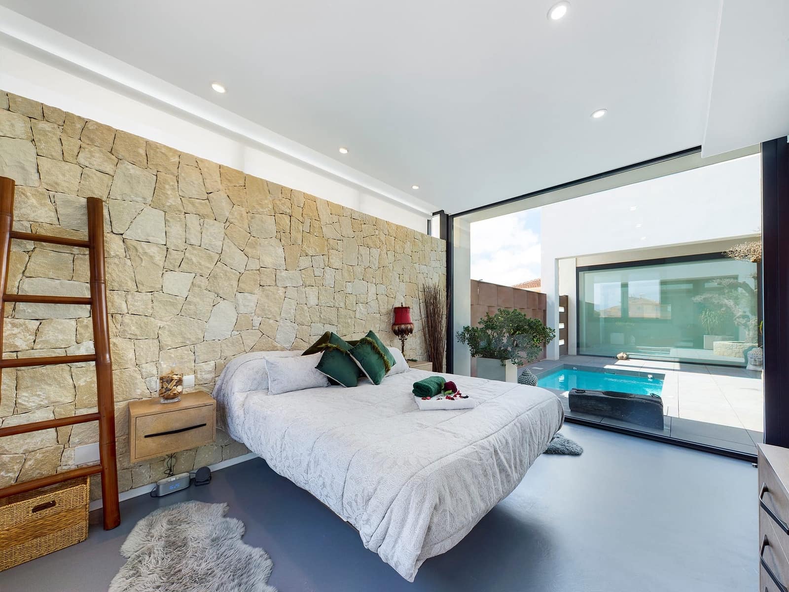 3 bedroom Villa for sale in Los Alcazares with pool - € 799,500 (Ref: 8318745)