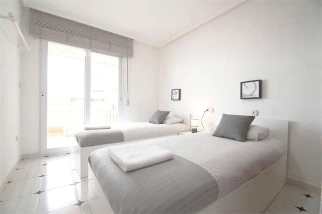 4 bedroom Apartment for sale in La Manga del Mar Menor - € 530,000 (Ref: 9325939)