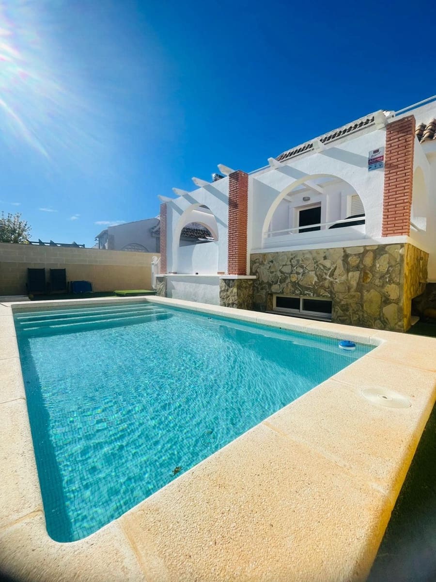 Pareado de 3 habitaciones en Avileses en venta con piscina - 224.950 € (Ref: 9656650)