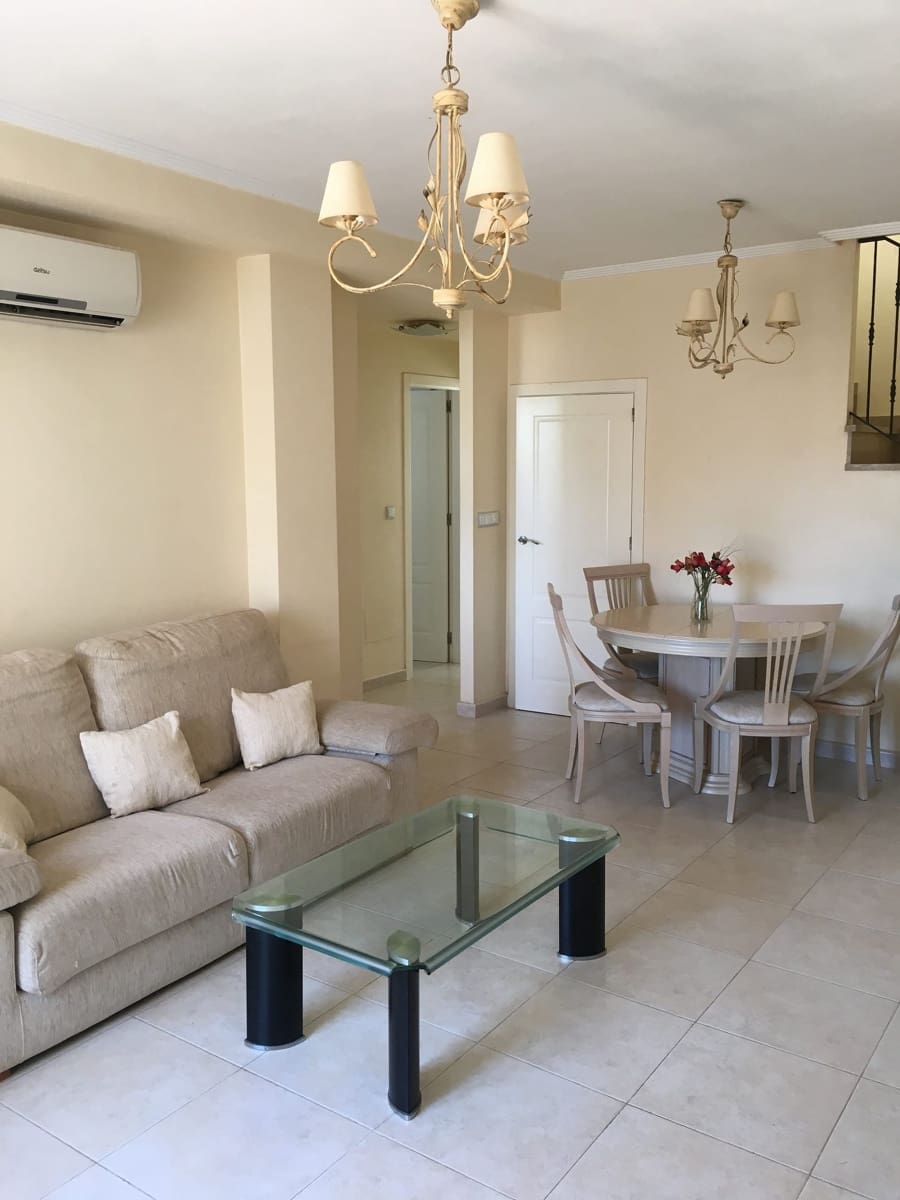 3 sypialnia Apartament na sprzedaż w San Cayetano z basenem - 149 950 € (Ref: 9675119)