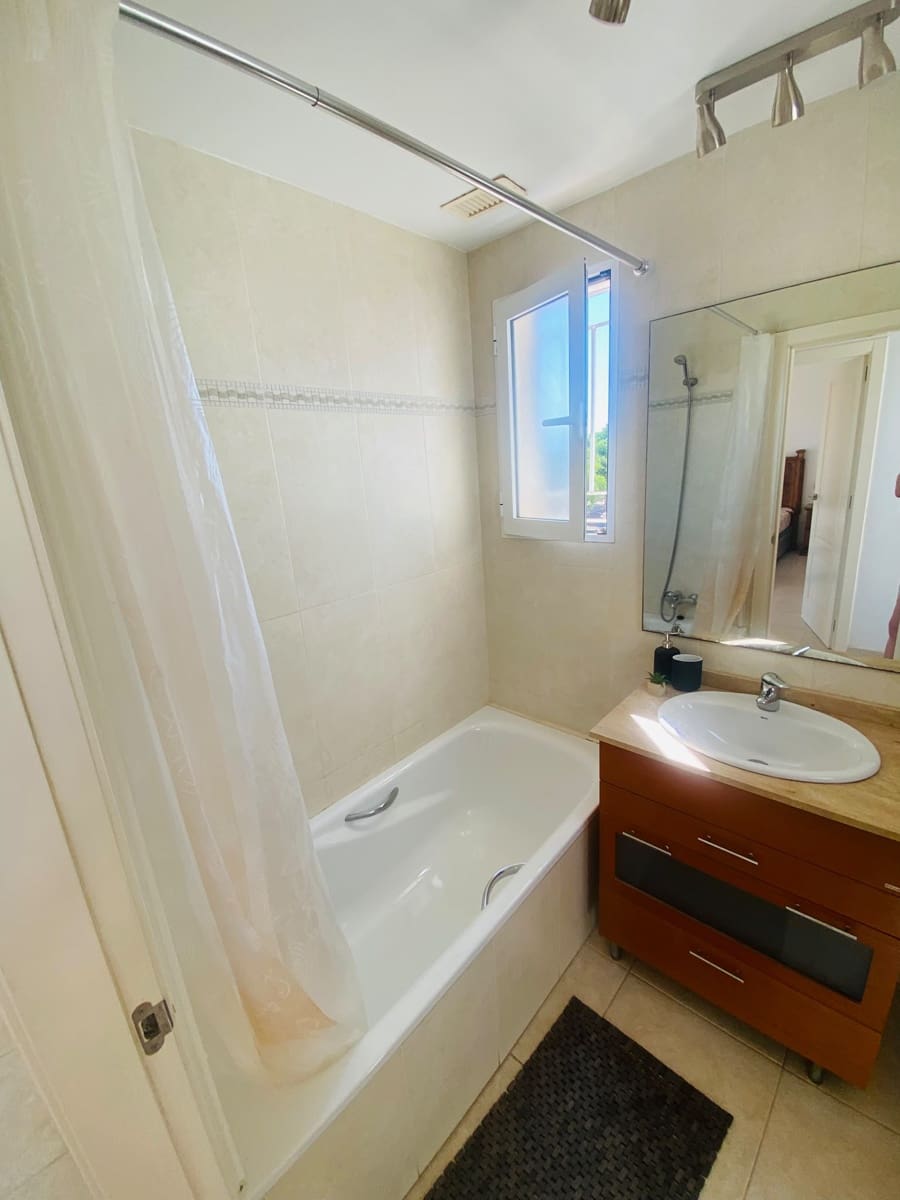3 soverom Leilighet til salgs i San Cayetano med svømmebasseng - € 149 950 (Ref: 9675119)