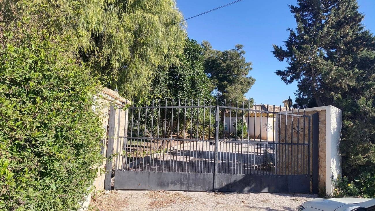 4 bedroom Finca/Country House for sale in Avileses with pool - € 340,000 (Ref: 9729476)