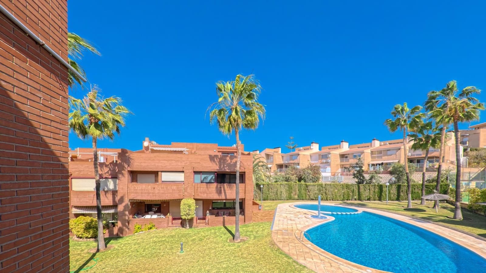 5 soverom Rekkehus til salgs i Playa de San Juan med svømmebasseng garasje - € 836 000 (Ref: 9611847)