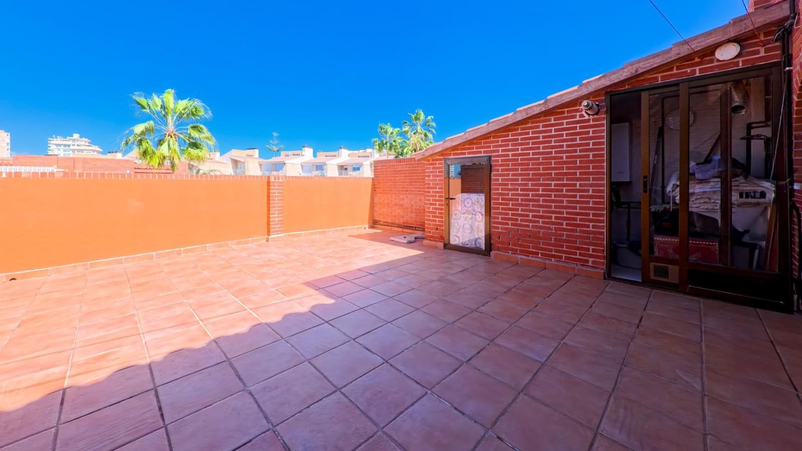 5 soverom Rekkehus til salgs i Playa de San Juan med svømmebasseng garasje - € 836 000 (Ref: 9611847)