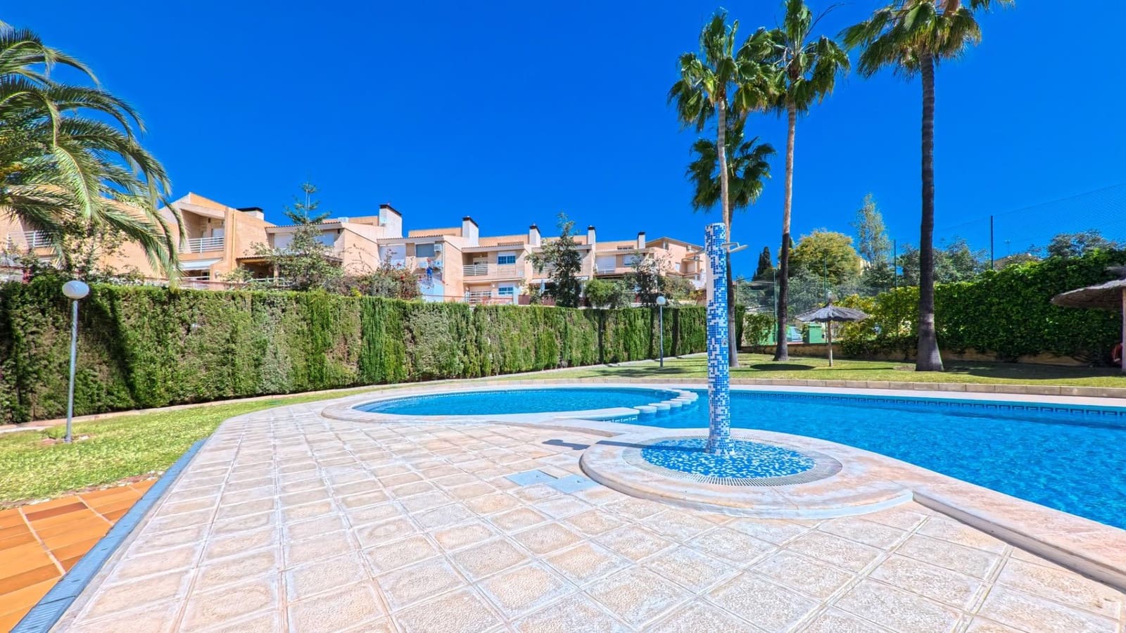 5 soverom Rekkehus til salgs i Playa de San Juan med svømmebasseng garasje - € 836 000 (Ref: 9611847)