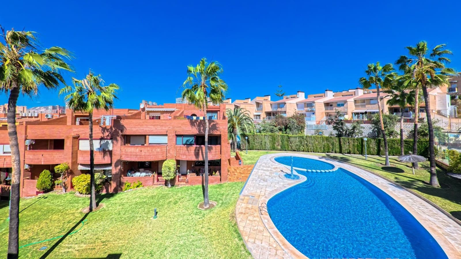 5 soverom Rekkehus til salgs i Playa de San Juan med svømmebasseng garasje - € 836 000 (Ref: 9611847)