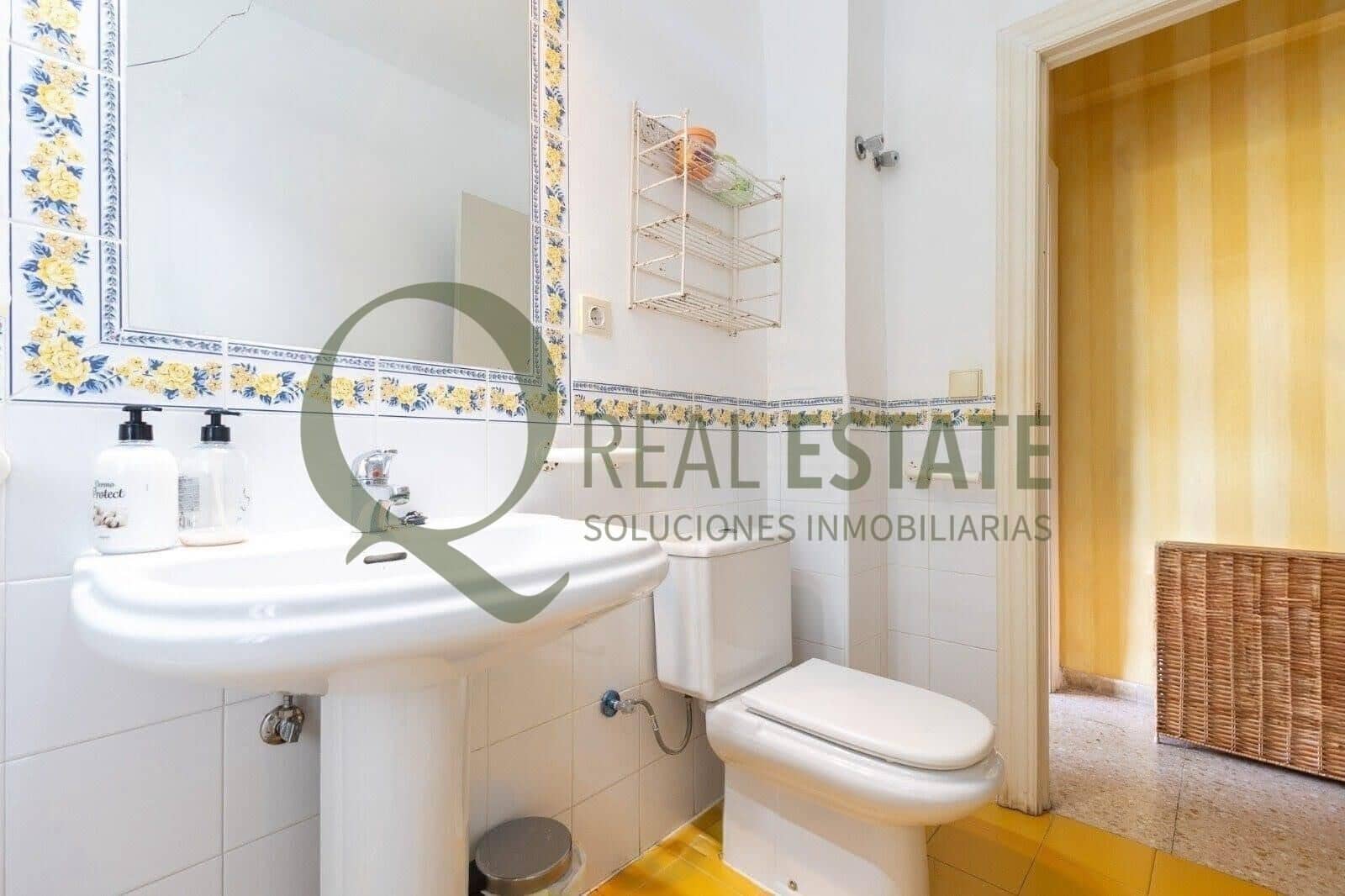 3 bedroom Flat for sale in Playa de San Juan with pool garage - € 355,000 (Ref: 9611851)