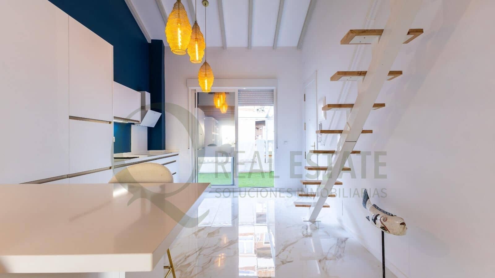 1 bedroom Penthouse for sale in Alicante / Alacant city - € 290,000 (Ref: 9611852)