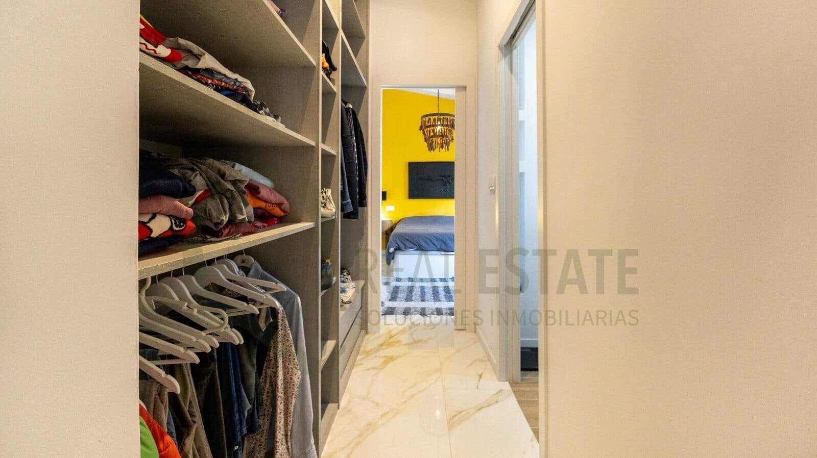 1 bedroom Penthouse for sale in Alicante / Alacant city - € 290,000 (Ref: 9611852)