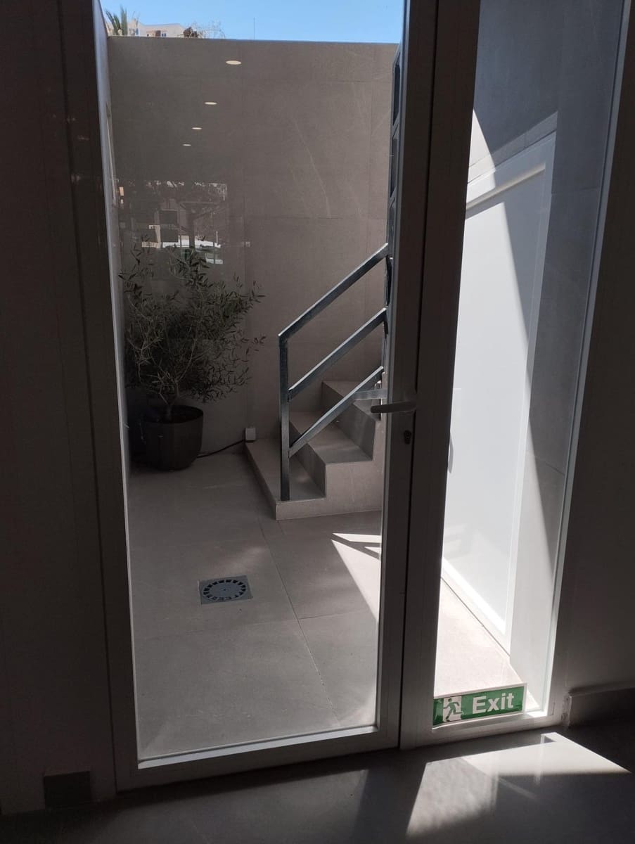 Local Commercial à vendre à Playa de San Juan - 220 000 € (Ref: 9611854)