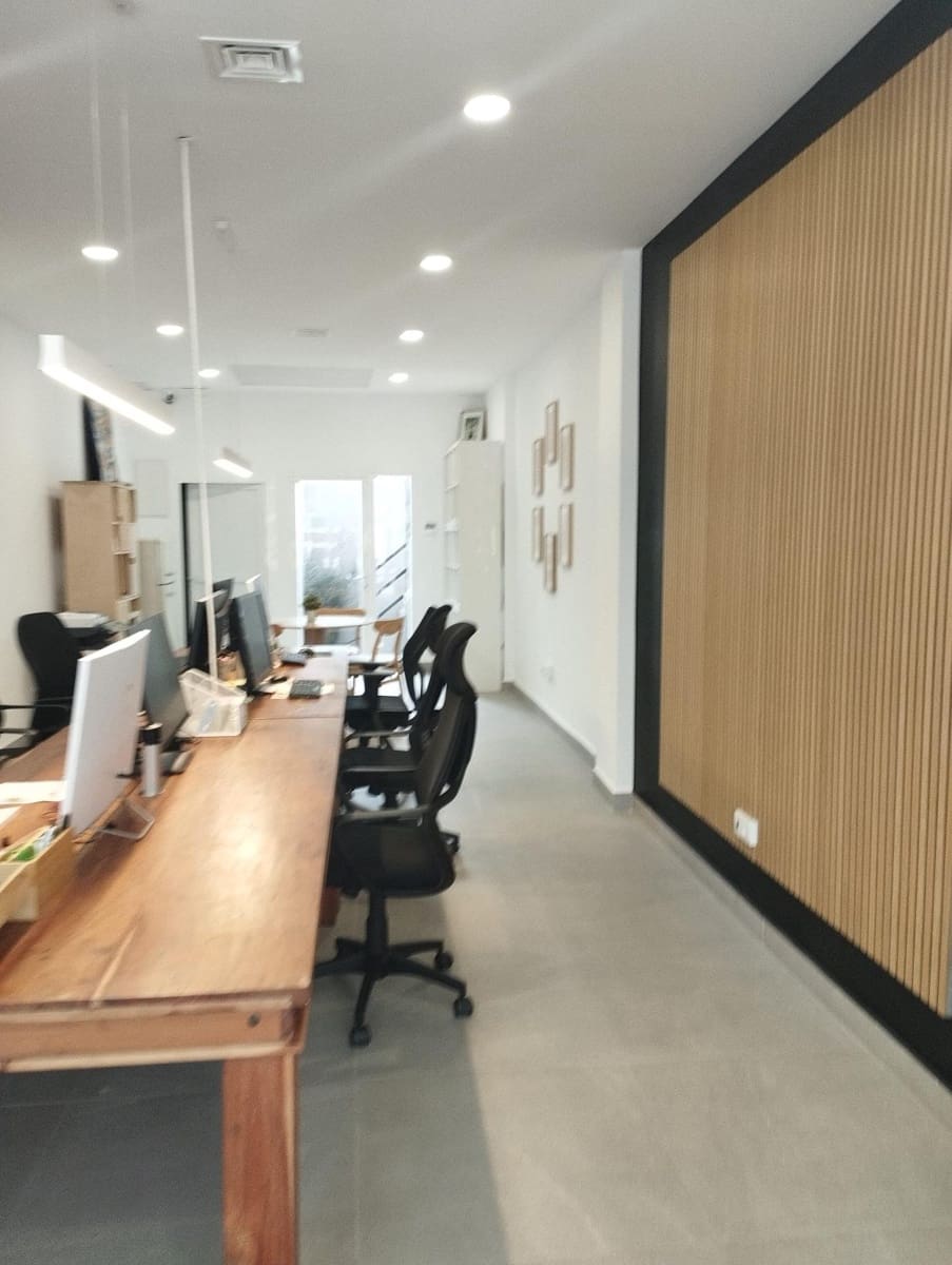 Local Commercial à vendre à Playa de San Juan - 220 000 € (Ref: 9611854)