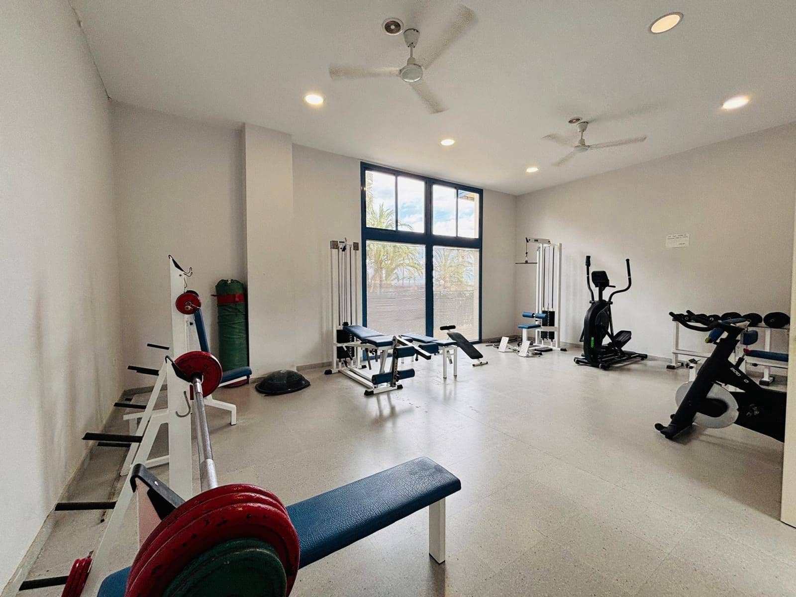 1 chambre Appartement à vendre à Alicante ville avec piscine garage - 360 000 € (Ref: 9611861)