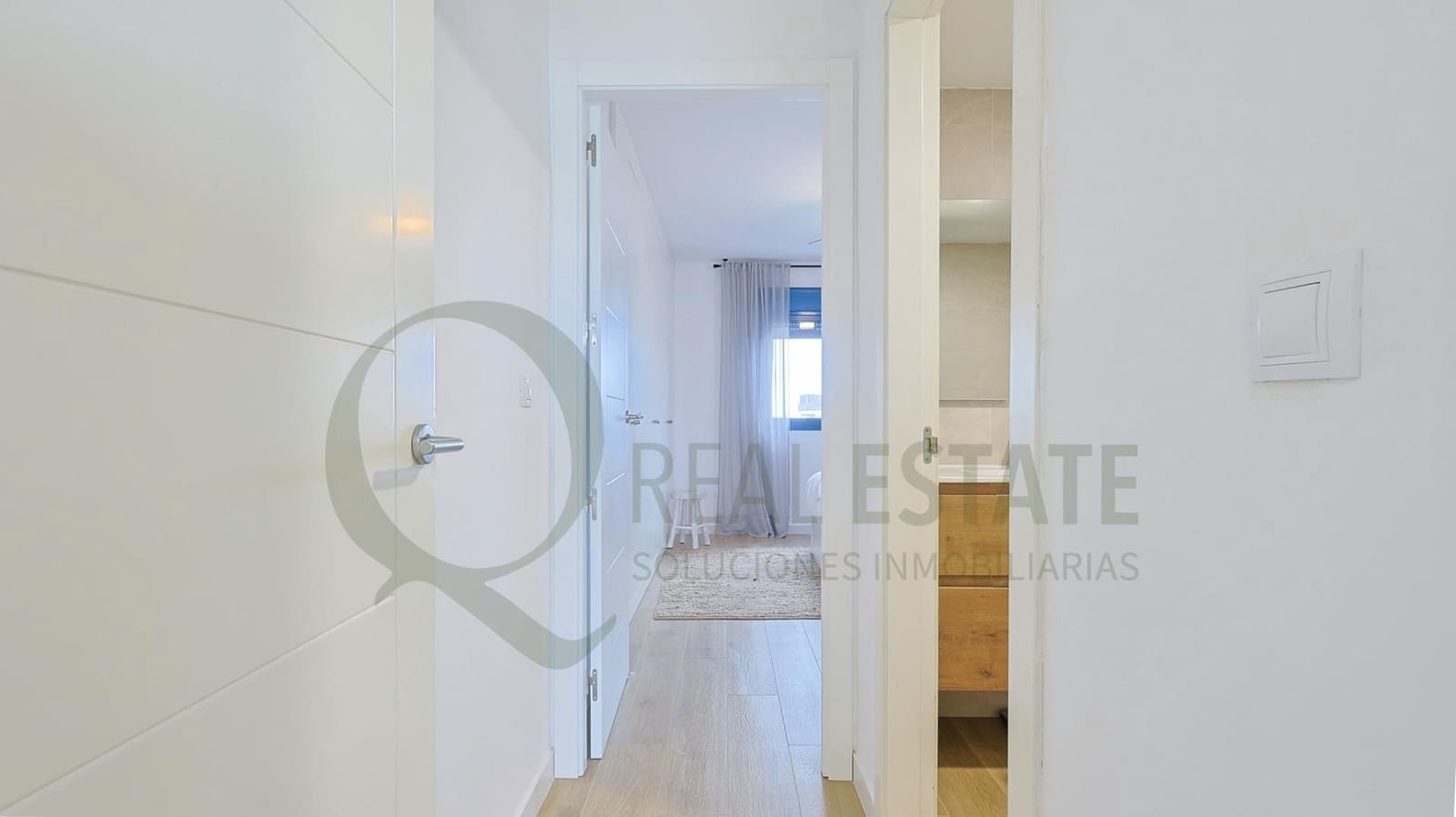 1 chambre Appartement à vendre à Alicante ville avec piscine garage - 360 000 € (Ref: 9611861)