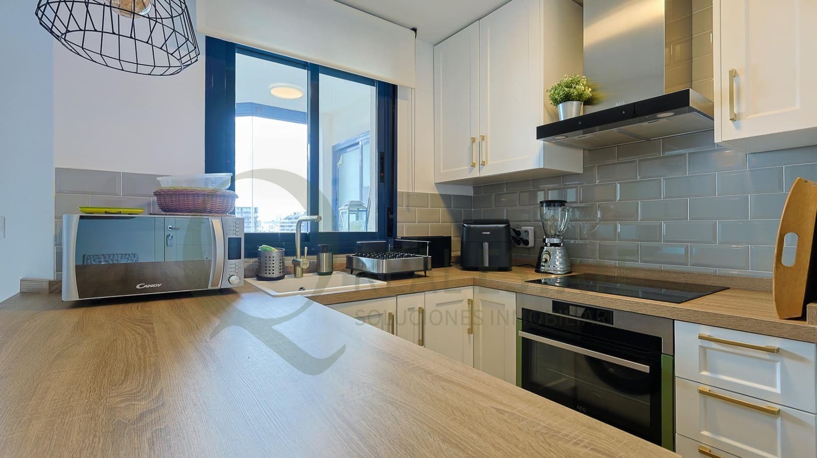 1 chambre Appartement à vendre à Alicante ville avec piscine garage - 360 000 € (Ref: 9611861)