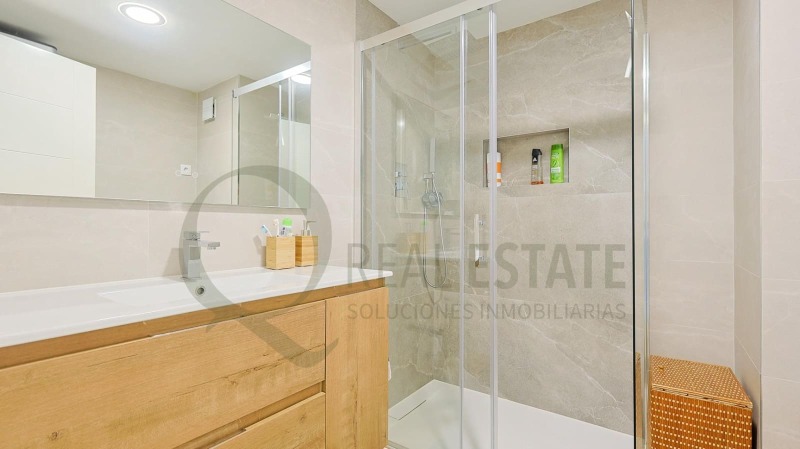 1 chambre Appartement à vendre à Alicante ville avec piscine garage - 360 000 € (Ref: 9611861)