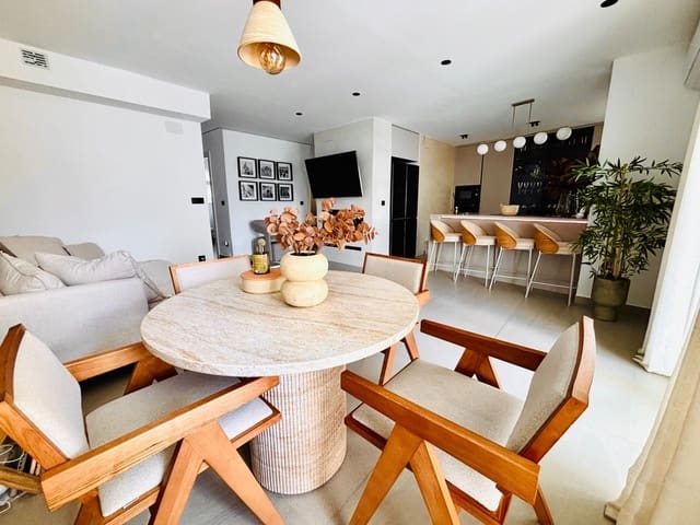 4 sovrum Villa till salu i Playa de Muchavista, El Campello med pool - 550 000 € (Ref: 9615490)