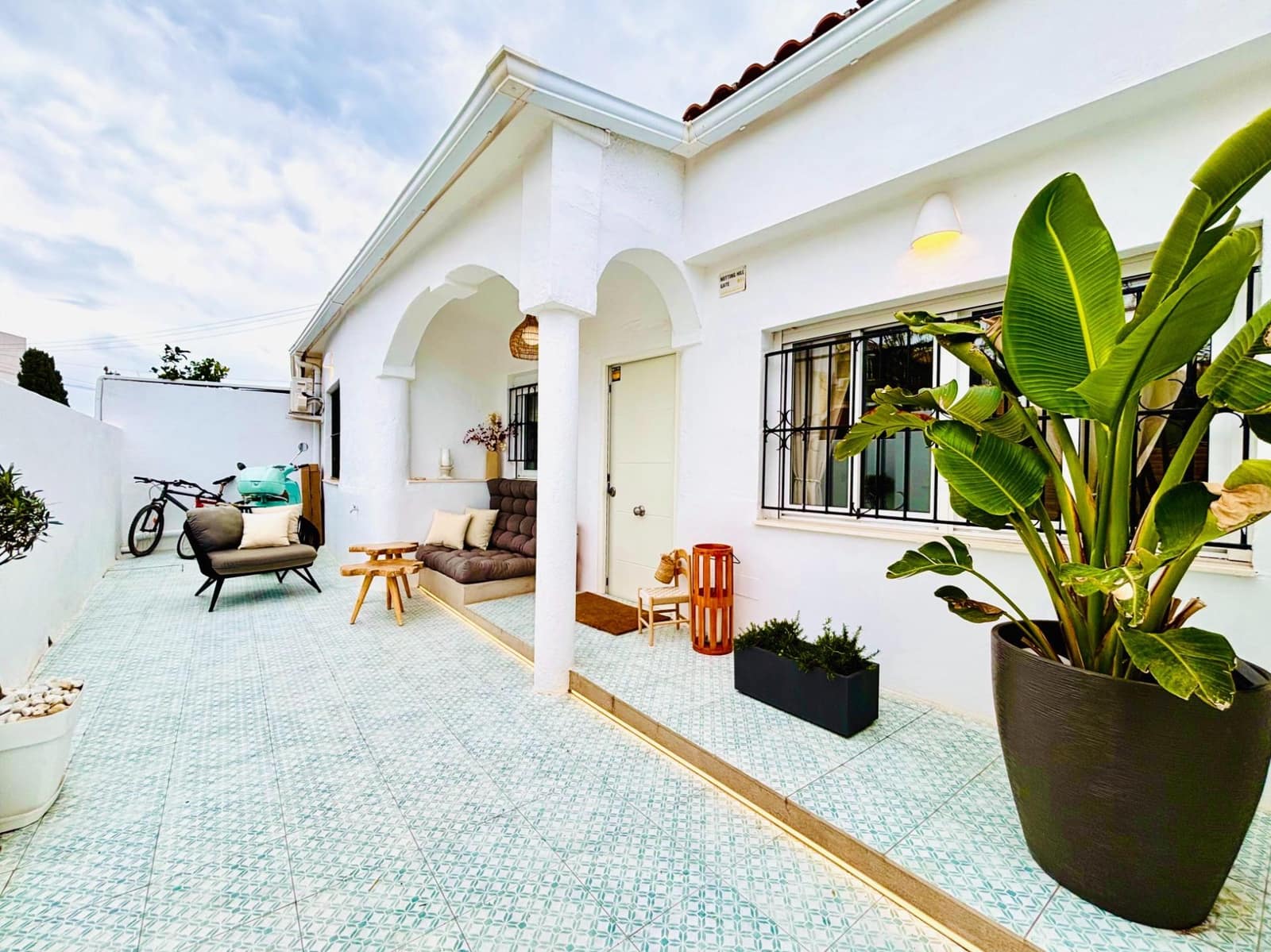 4 bedroom Villa for sale in Playa de Muchavista with pool - € 550,000 (Ref: 9615490)