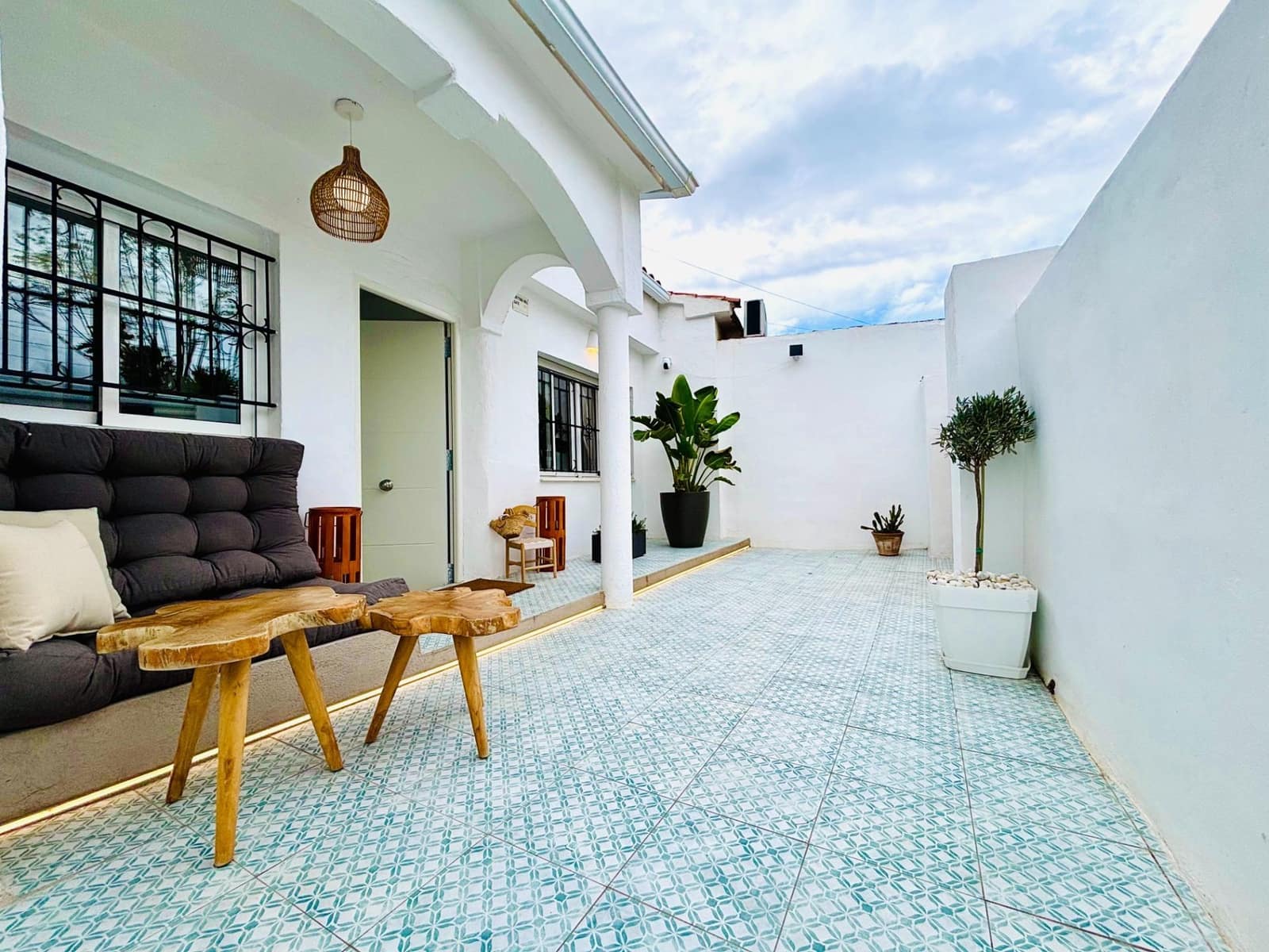 4 bedroom Villa for sale in Playa de Muchavista with pool - € 550,000 (Ref: 9615490)