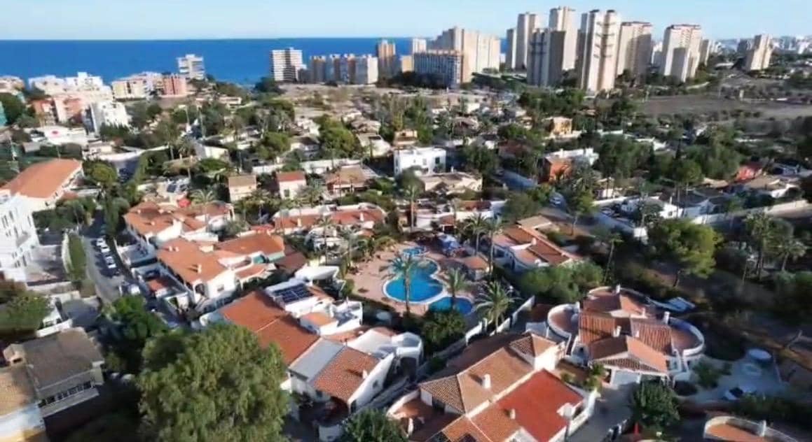 4 bedroom Villa for sale in Playa de Muchavista with pool - € 550,000 (Ref: 9615490)