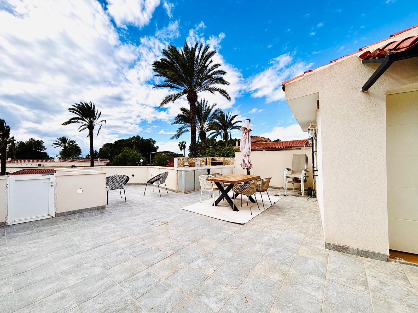 4 bedroom Villa for sale in Playa de Muchavista with pool - € 550,000 (Ref: 9615490)