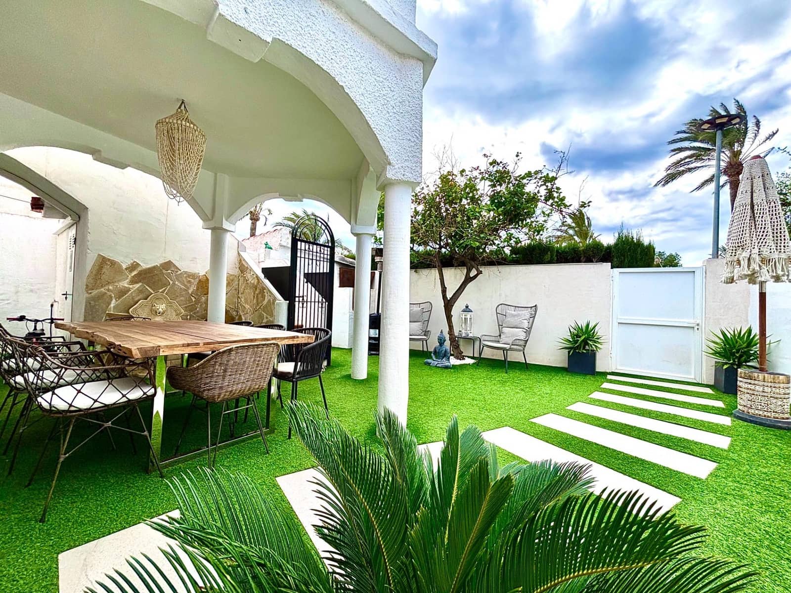 4 bedroom Villa for sale in Playa de Muchavista with pool - € 550,000 (Ref: 9615490)