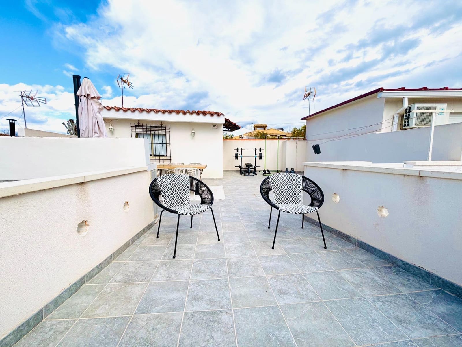 4 bedroom Villa for sale in Playa de Muchavista with pool - € 550,000 (Ref: 9615490)