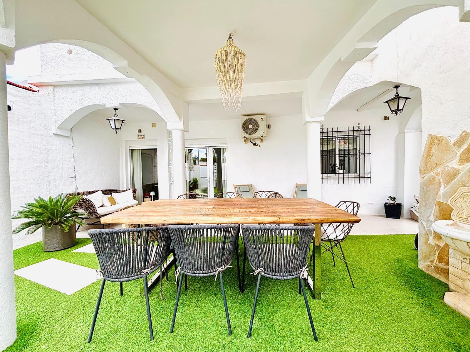 4 bedroom Villa for sale in Playa de Muchavista with pool - € 550,000 (Ref: 9615490)