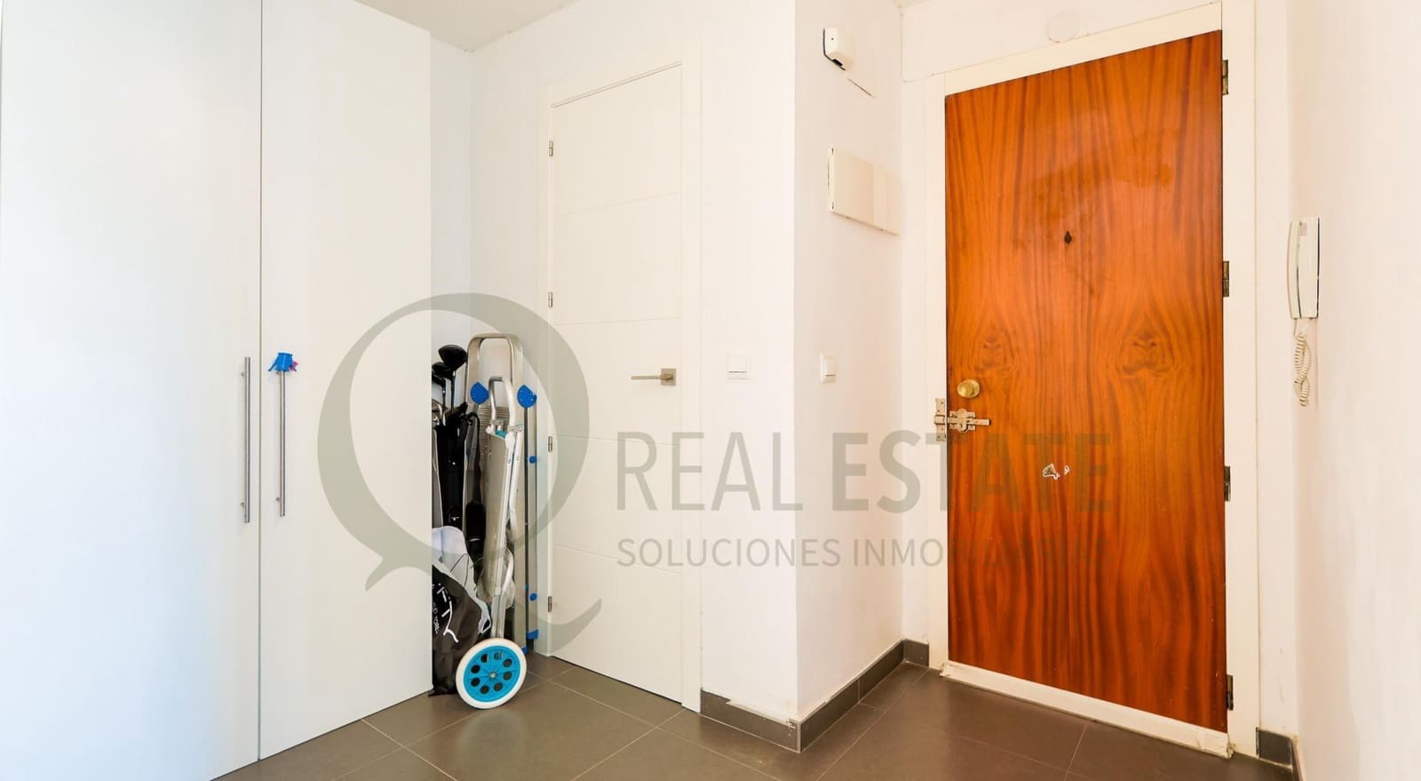 2 soveværelse Lejlighed til salg i Playa de San Juan med garage - € 350.000 (Ref: 9615491)