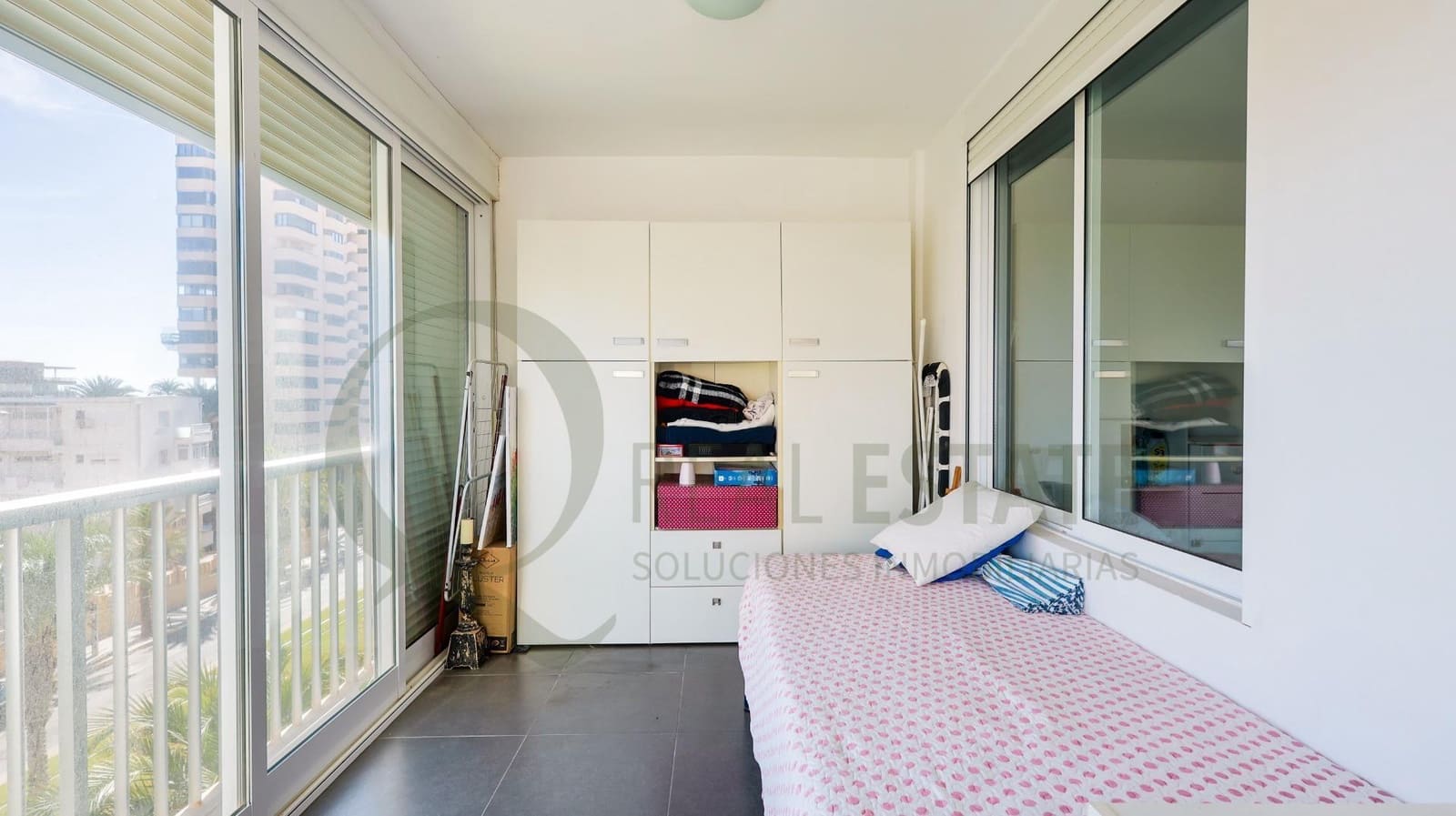 2 soveværelse Lejlighed til salg i Playa de San Juan med garage - € 350.000 (Ref: 9615491)