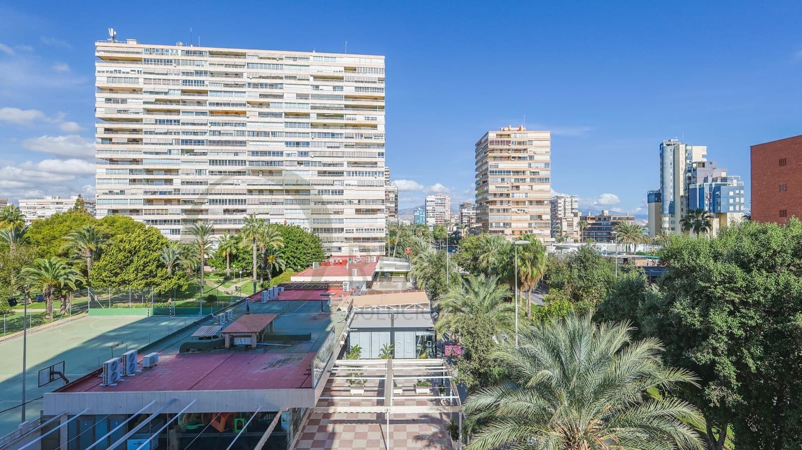 2 soveværelse Lejlighed til salg i Playa de San Juan med garage - € 350.000 (Ref: 9615491)