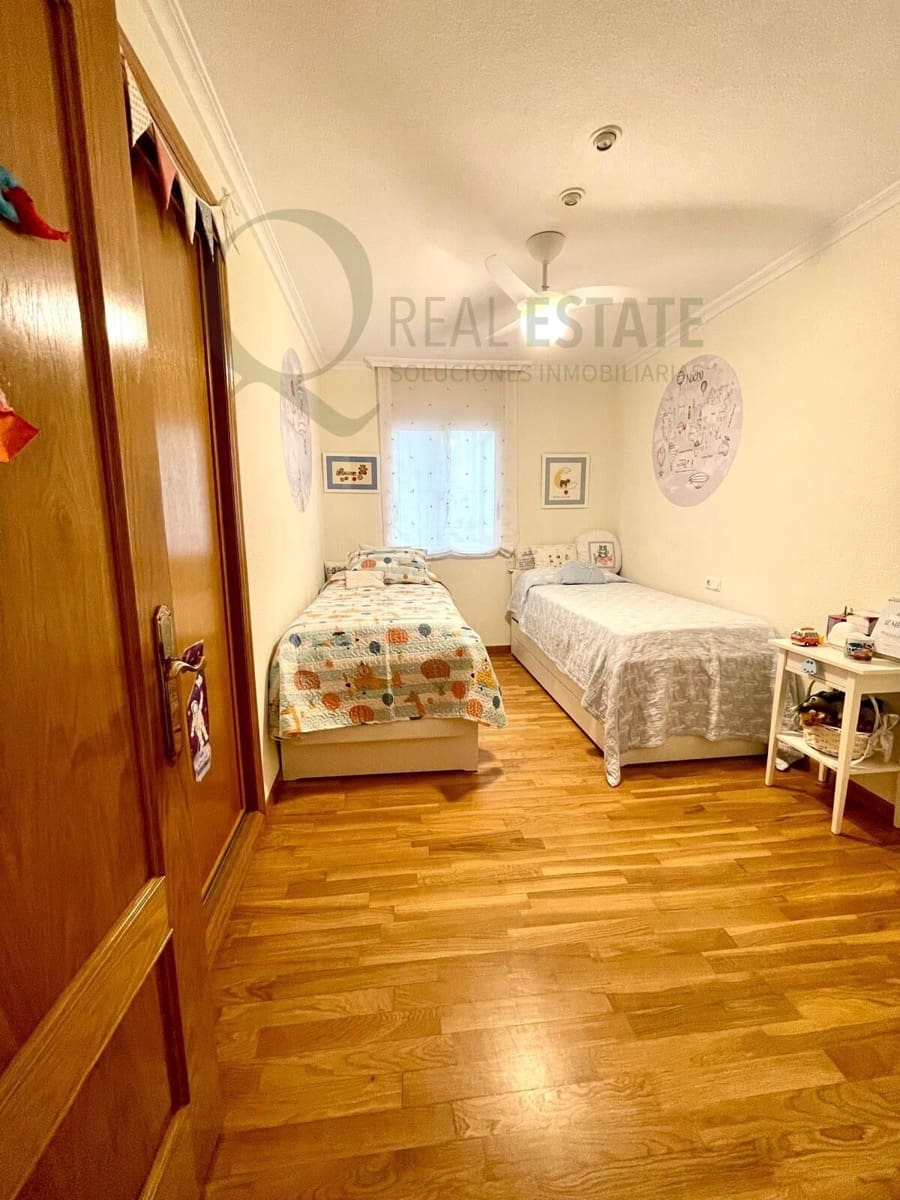 Piso de 4 habitaciones en Alicante / Alacant ciudad en venta con garaje - 397.000 € (Ref: 9615492)