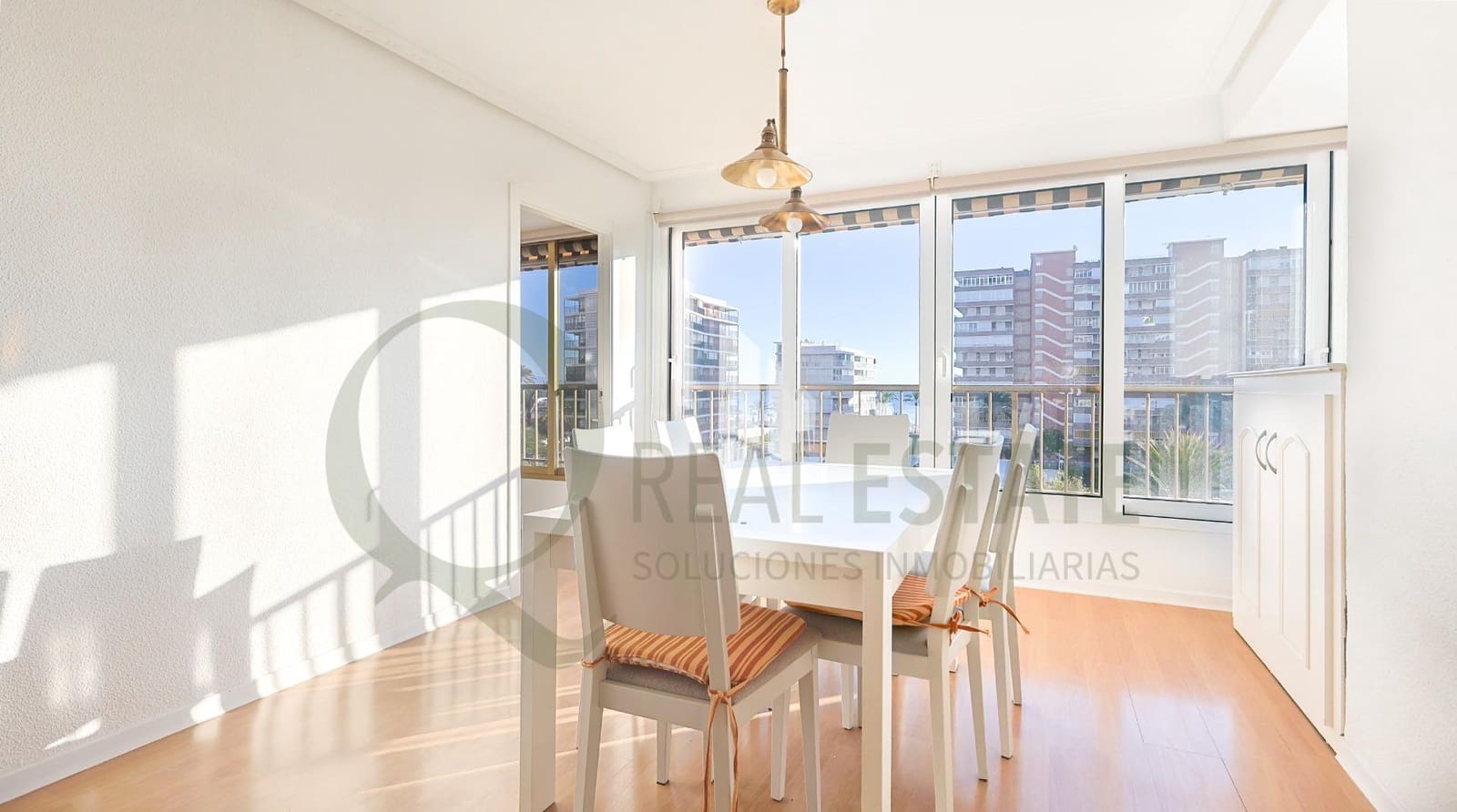 3 soveværelse Lejlighed til salg i Playa de San Juan med swimmingpool garage - € 598.000 (Ref: 9619261)