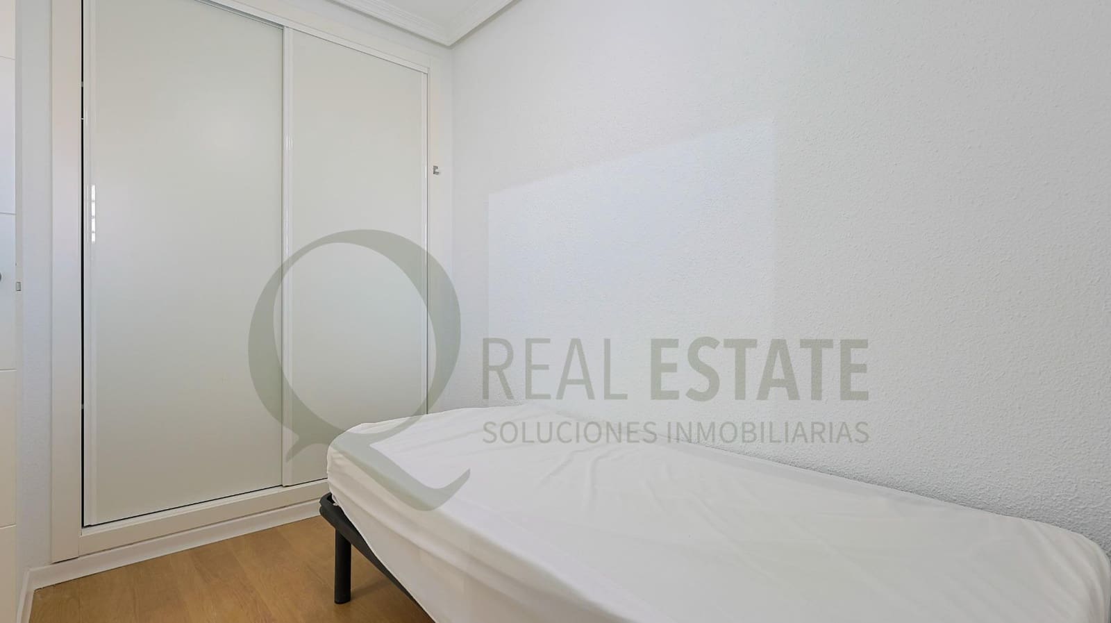 3 bedroom Flat for sale in Playa de San Juan with pool garage - € 598,000 (Ref: 9619261)