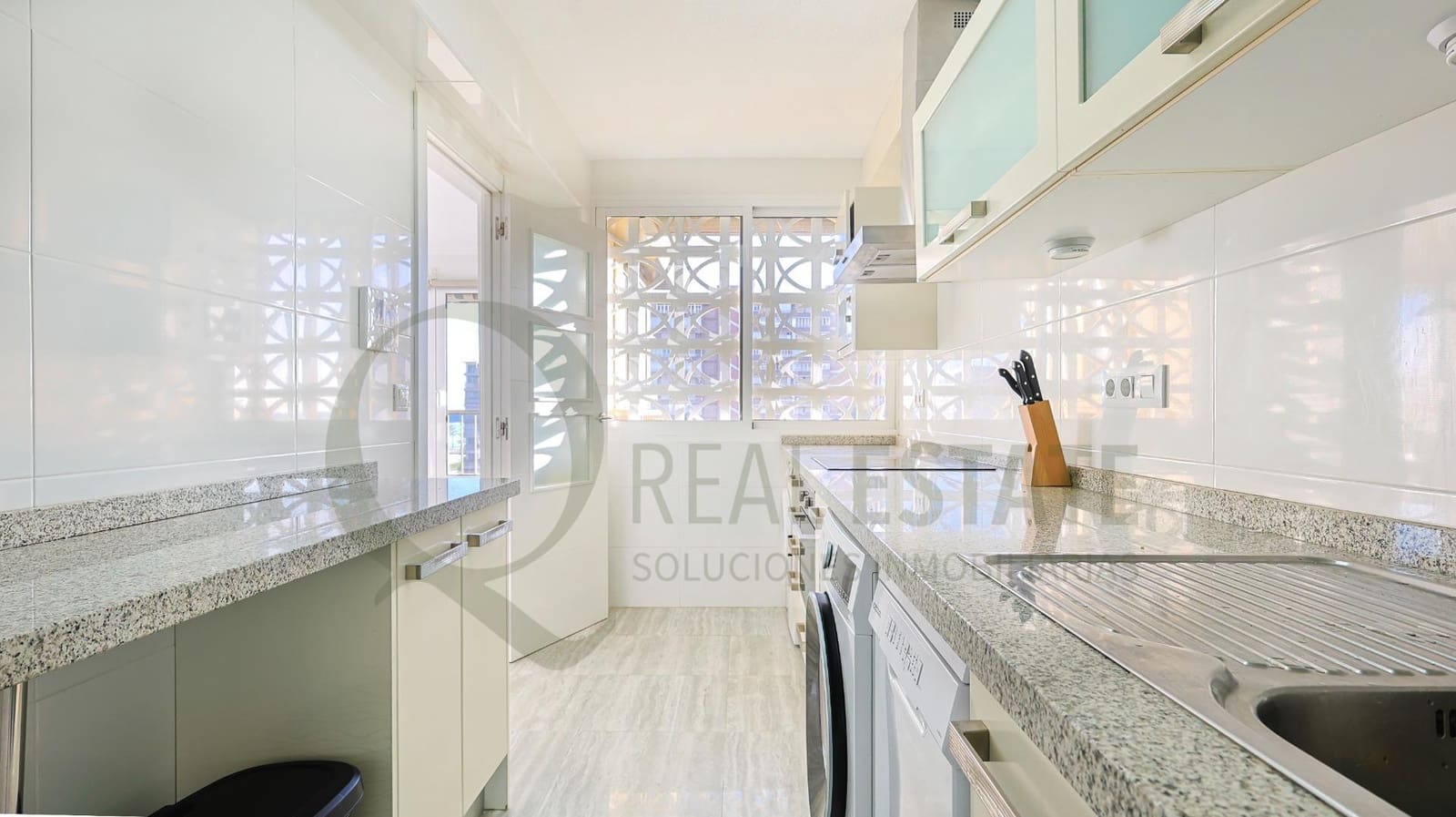 3 bedroom Flat for sale in Playa de San Juan with pool garage - € 598,000 (Ref: 9619261)