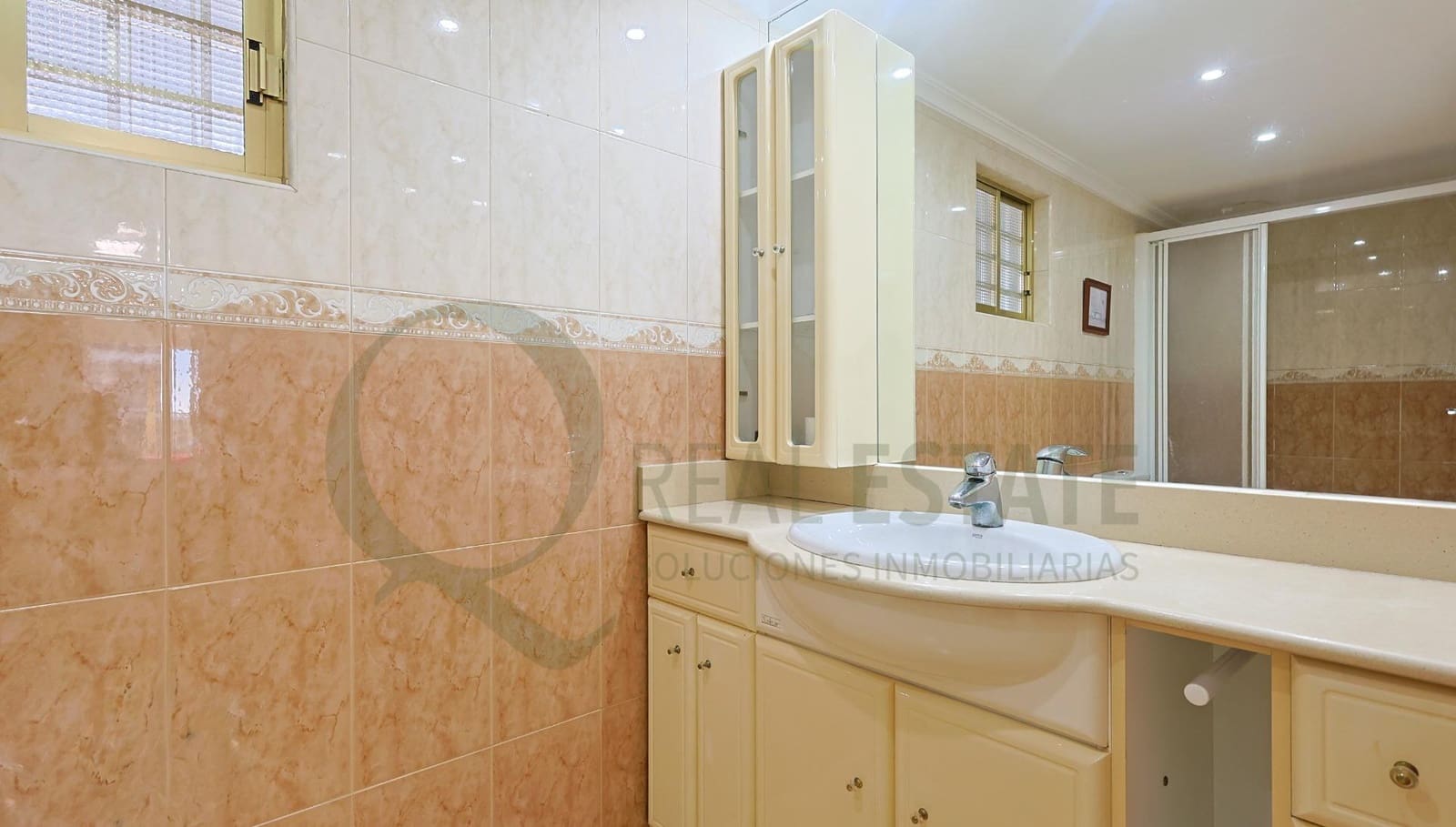 3 bedroom Flat for sale in Playa de San Juan with pool garage - € 598,000 (Ref: 9619261)