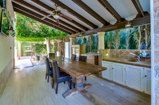 4 sypialnia Willa na sprzedaż w Finestrat z basenem garażem - 950 000 € (Ref: 9619262)