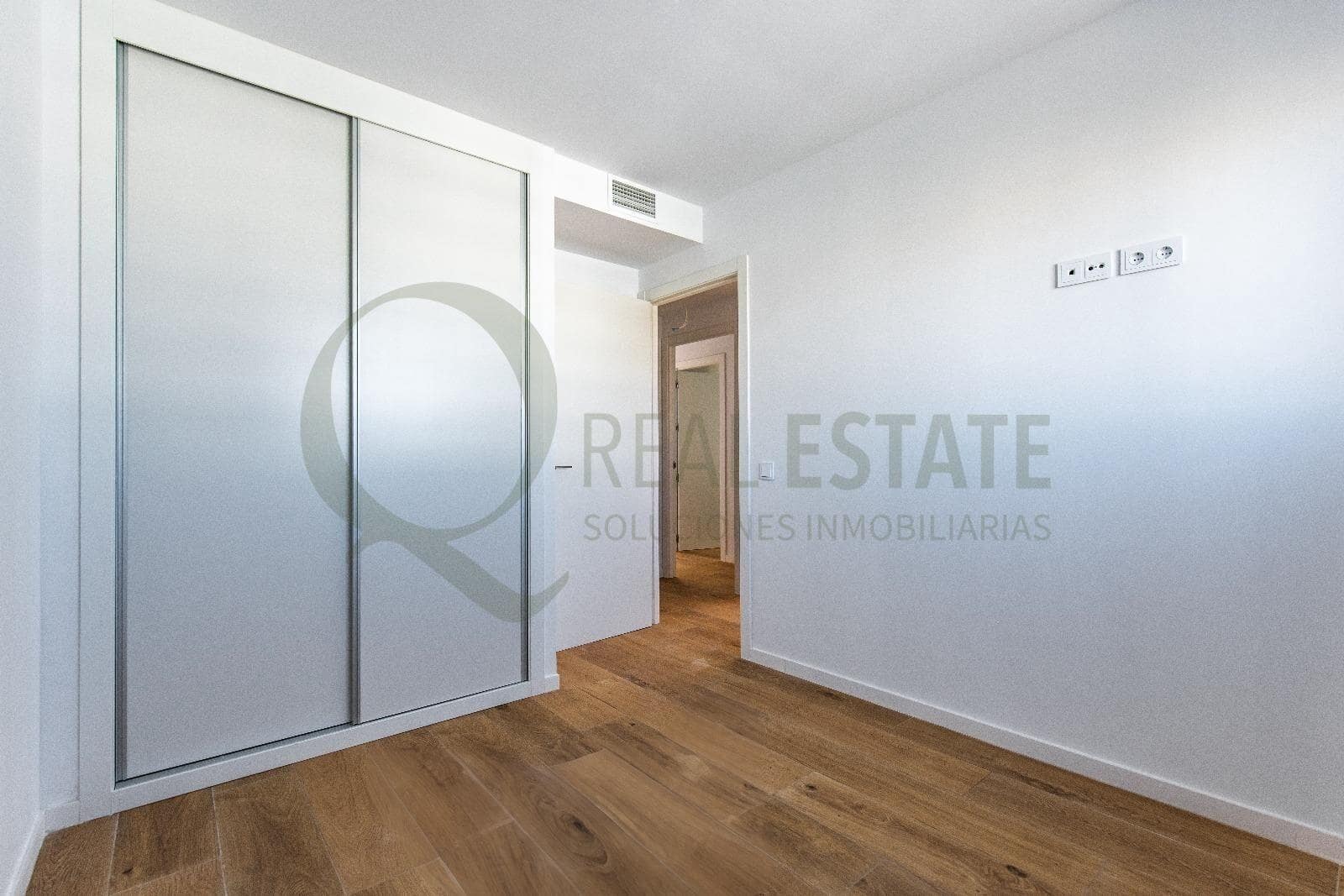 3 bedroom Flat for sale in Alicante / Alacant city with pool garage - € 499,000 (Ref: 9619263)