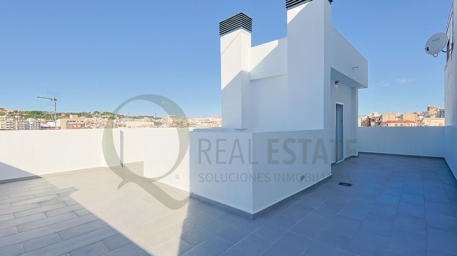 9 Zimmer Hotel zu verkaufen in Alicante / Alacant Stadt - 2.380.000 € (Ref: 9619264)