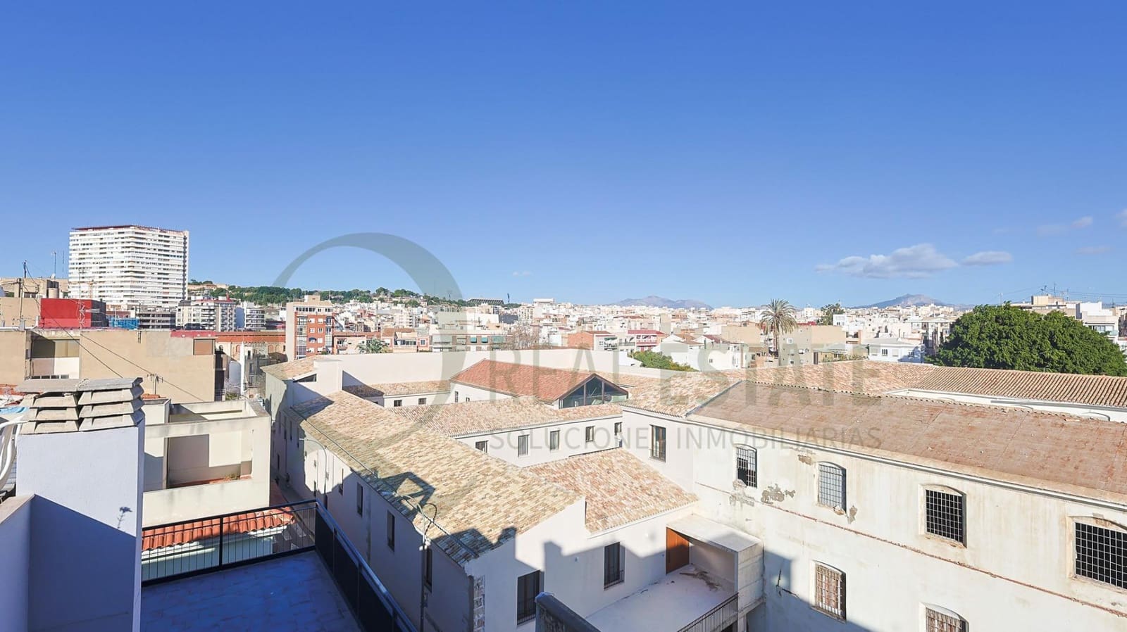 9 Zimmer Hotel zu verkaufen in Alicante / Alacant Stadt - 2.380.000 € (Ref: 9619264)