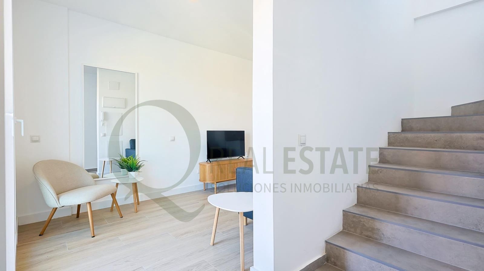 Hotel de 9 habitaciones en Alicante / Alacant ciudad en venta - 2.380.000 € (Ref: 9619264)