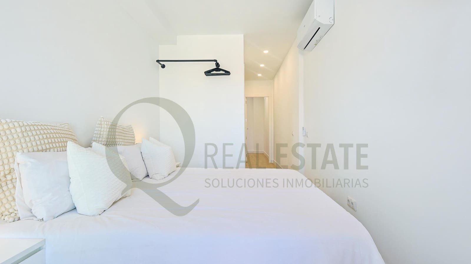 Hotel de 9 habitaciones en Alicante / Alacant ciudad en venta - 2.380.000 € (Ref: 9619264)