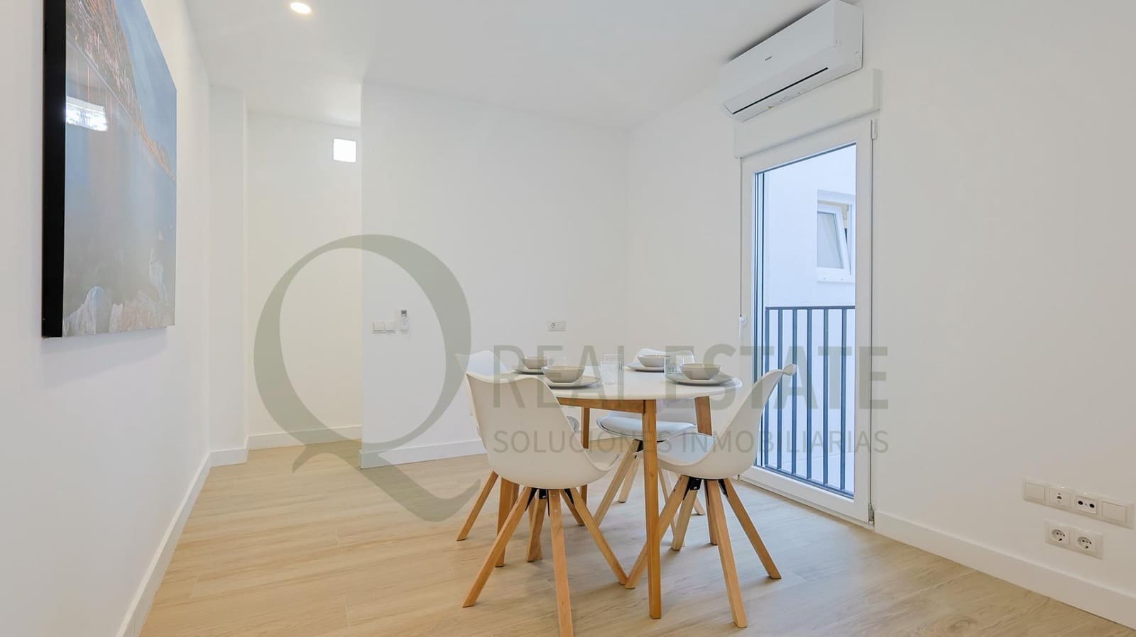 Hotel de 9 habitaciones en Alicante / Alacant ciudad en venta - 2.380.000 € (Ref: 9619264)