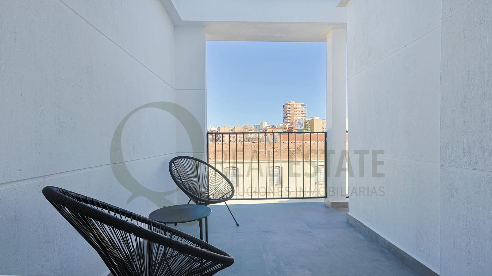 Hotel de 9 habitaciones en Alicante / Alacant ciudad en venta - 2.380.000 € (Ref: 9619264)