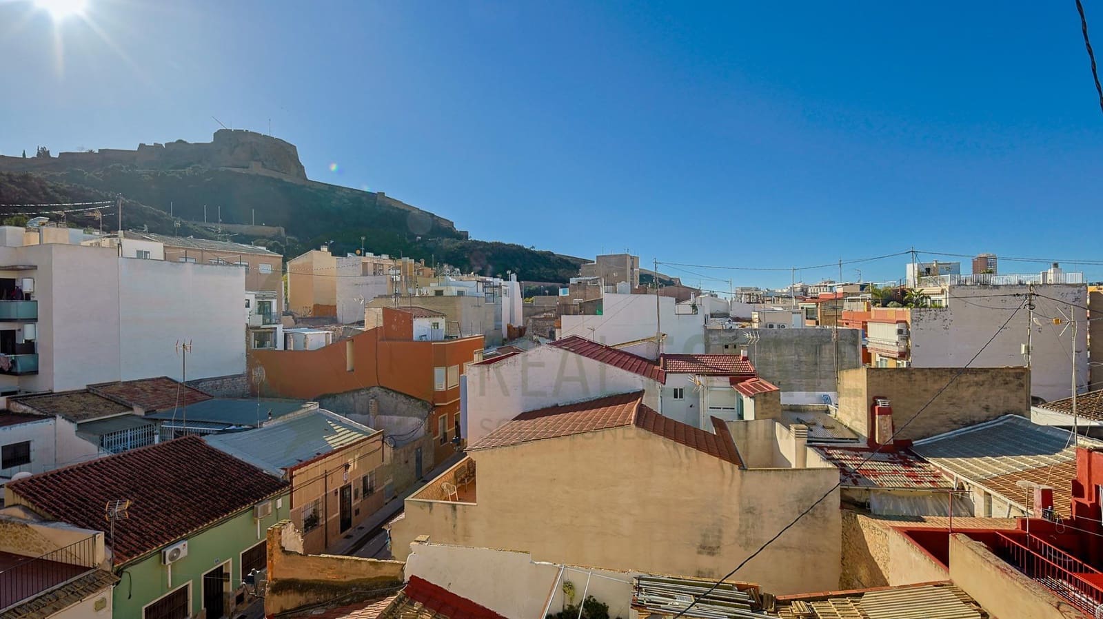 Hotel de 9 habitaciones en Alicante / Alacant ciudad en venta - 2.380.000 € (Ref: 9619264)