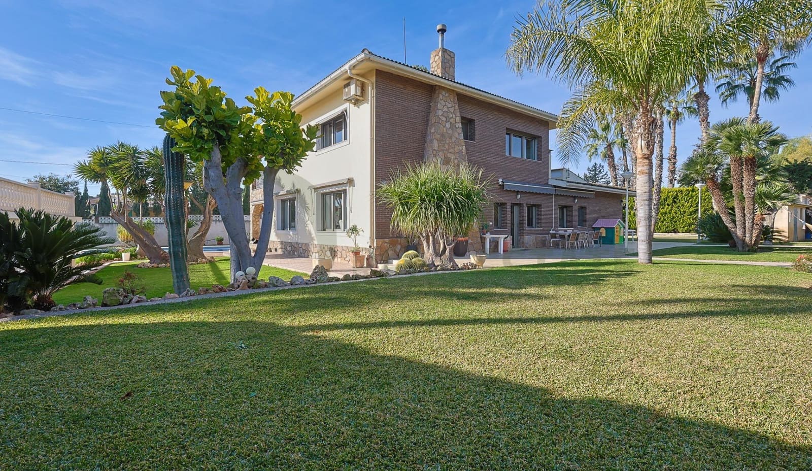 5 camera da letto Villa in vendita in San Vicente / Sant Vicent del Raspeig con piscina garage - 1.680.000 € (Rif: 9619265)