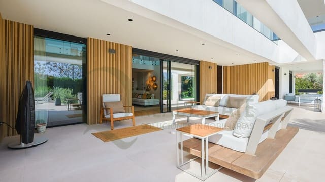 4 slaapkamer Villa te koop in Vistahermosa, Alicante stad met zwembad - € 2.640.000 (Ref: 9619269)