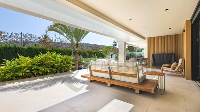 4 slaapkamer Villa te koop in Vistahermosa, Alicante stad met zwembad - € 2.640.000 (Ref: 9619269)