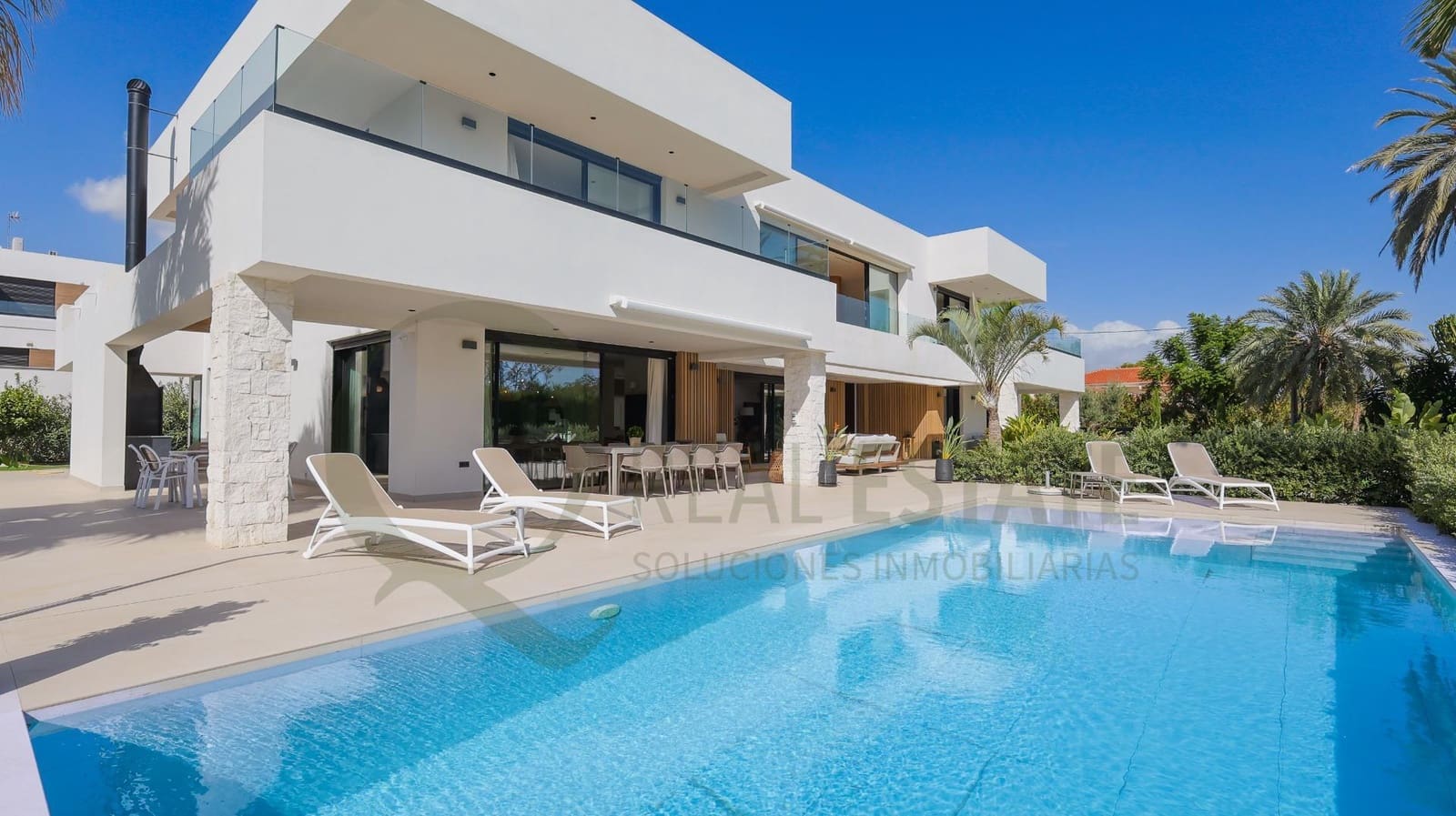 4 slaapkamer Villa te koop in Alicante stad met zwembad - € 2.640.000 (Ref: 9619269)