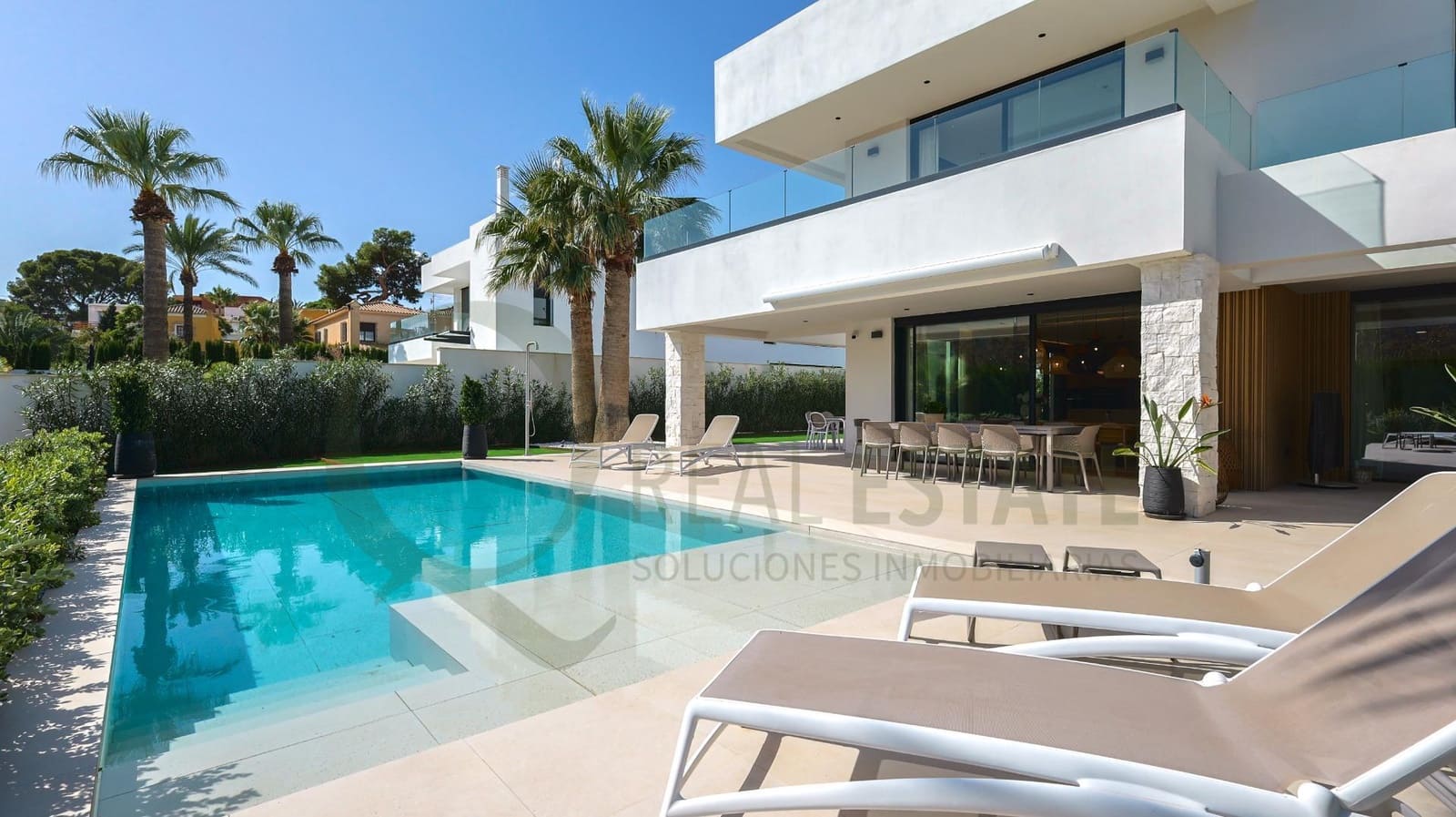 4 slaapkamer Villa te koop in Alicante stad met zwembad - € 2.640.000 (Ref: 9619269)