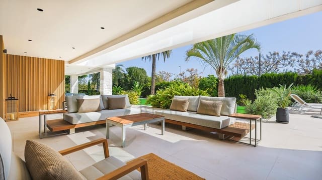 4 slaapkamer Villa te koop in Vistahermosa, Alicante stad met zwembad - € 2.640.000 (Ref: 9619269)